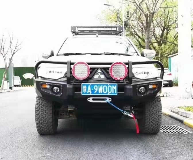 2006 Pajero Sport MITSUBISHI Bull Bar Black Nudge Bar With 3 Loop